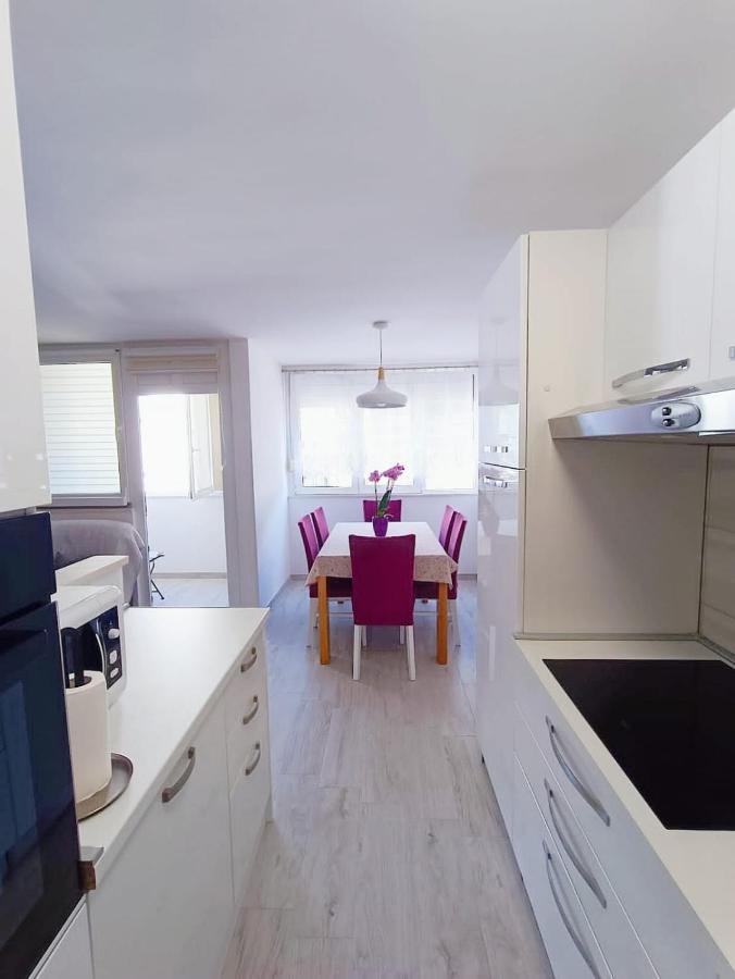 Apartment Glavaric Omiš Exteriör bild